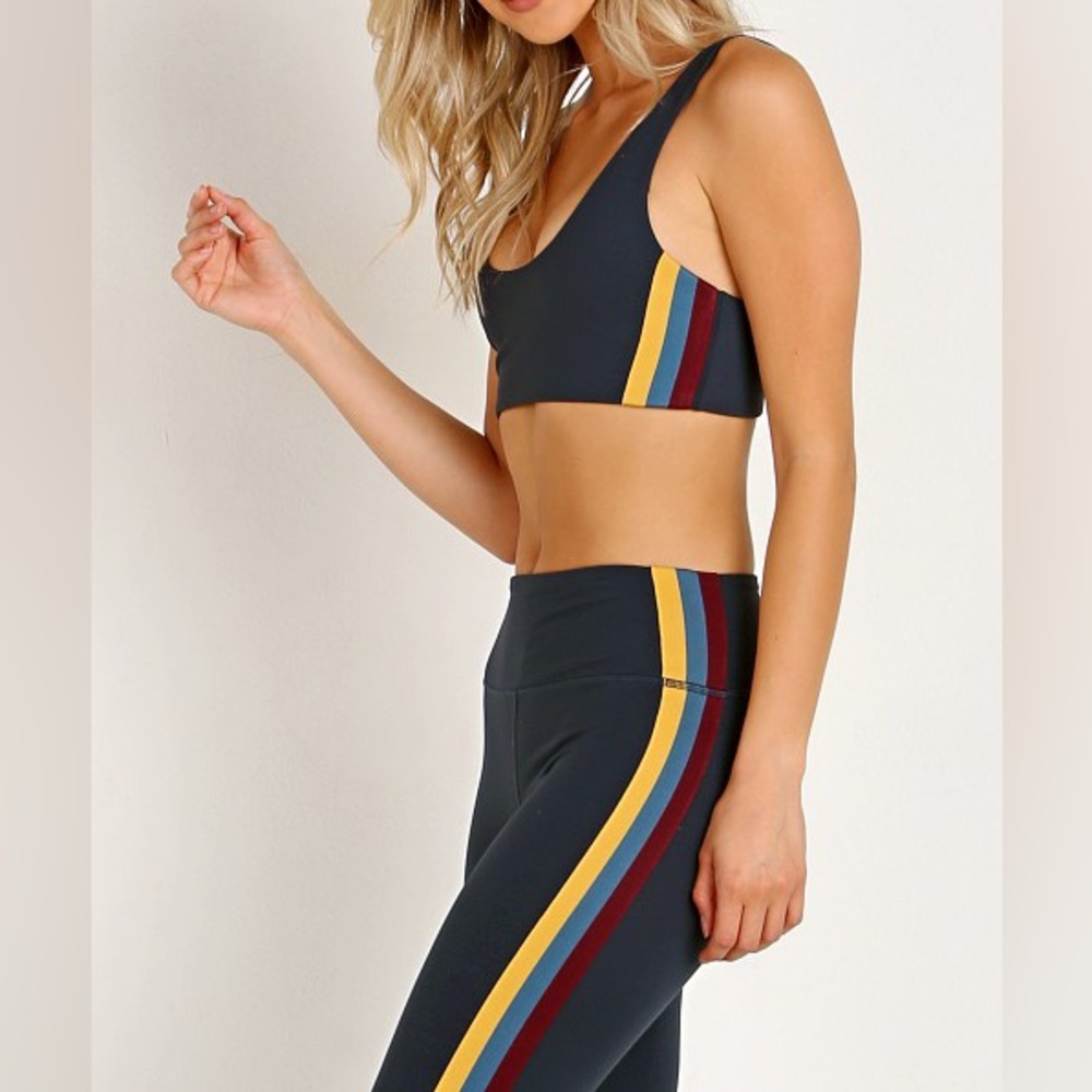 Spiritual Gangster
Perfect Stripe set - Picture 4 of 7